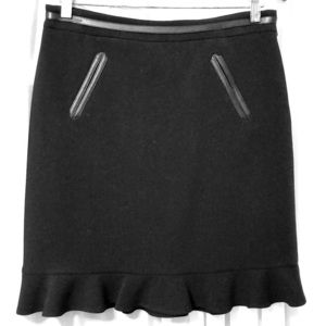 Skirt - Leather linings.